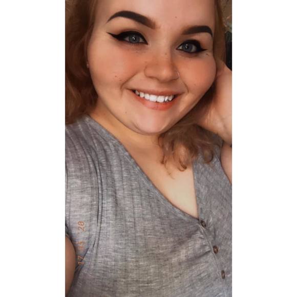 Meet your Posher, Alysha - Picture 1 of 1